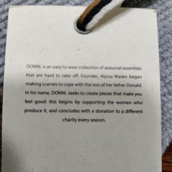 DONNI. Unisex Two-Tone Beige And Gray Soft Comfy Neck Warmer Scarf, NWT - Picture 11 of 14